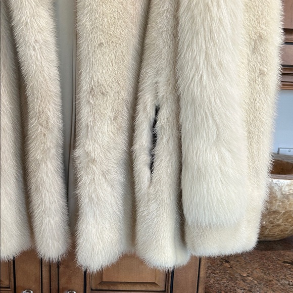 Luxurious mink Cream Jacket with pockets Size 6 - Picture 8 of 12